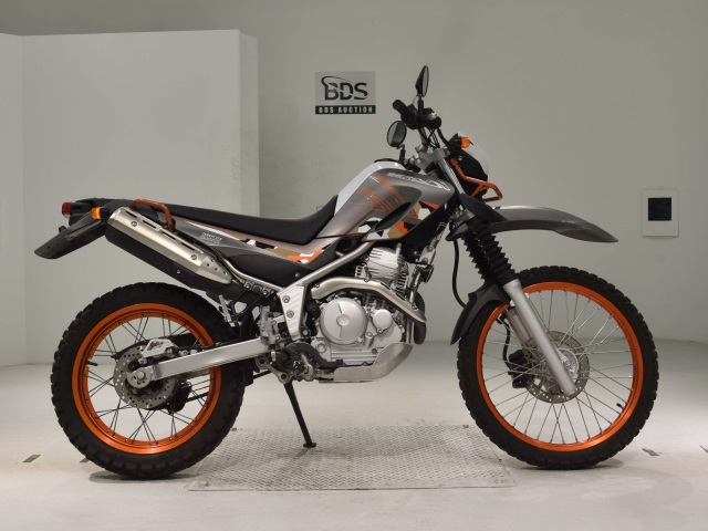 Yamaha SEROW XT250 2015