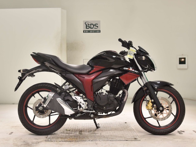Suzuki GIXXER150