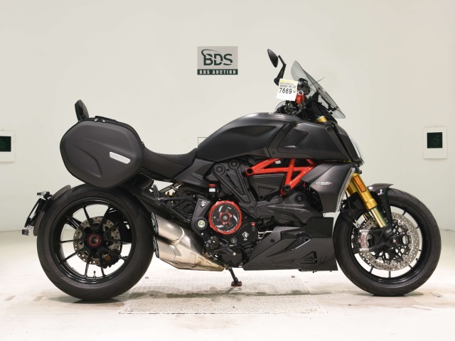 Ducati DIAVEL 1260S 2024