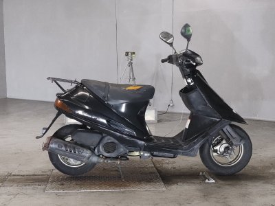 Suzuki ADDRESS V100