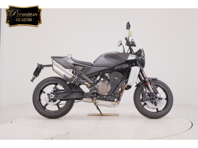 Husqvarna SVARTPILEN 801 2024