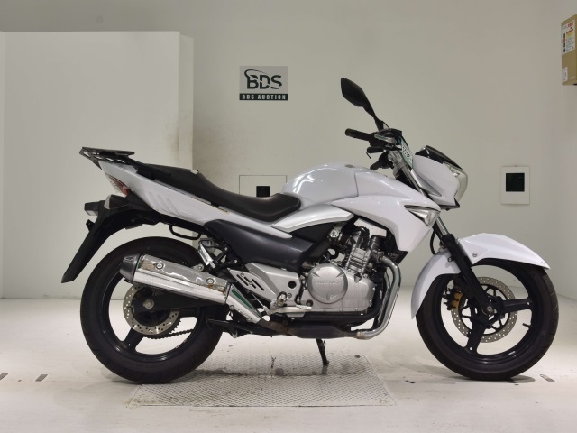 Suzuki GSR250