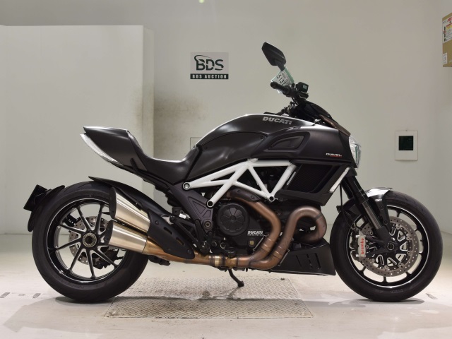 Ducati DIAVEL CARBON 2014