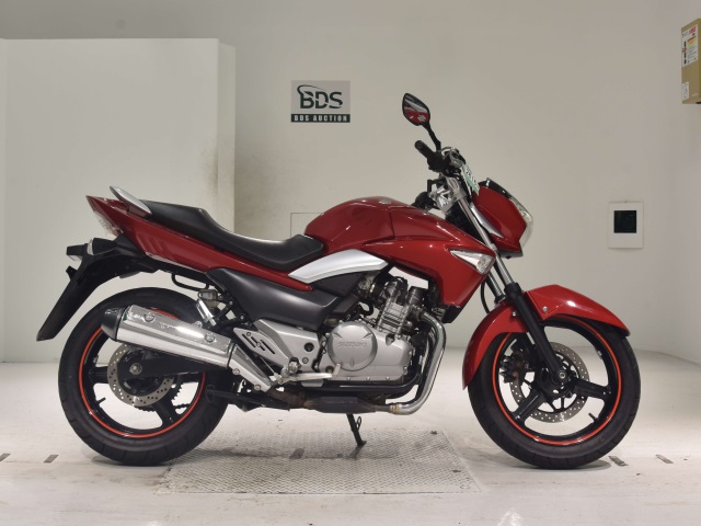 Suzuki GSR250
