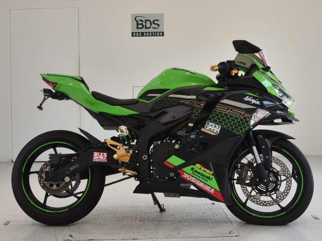 Kawasaki NINJA ZX-25R 2021