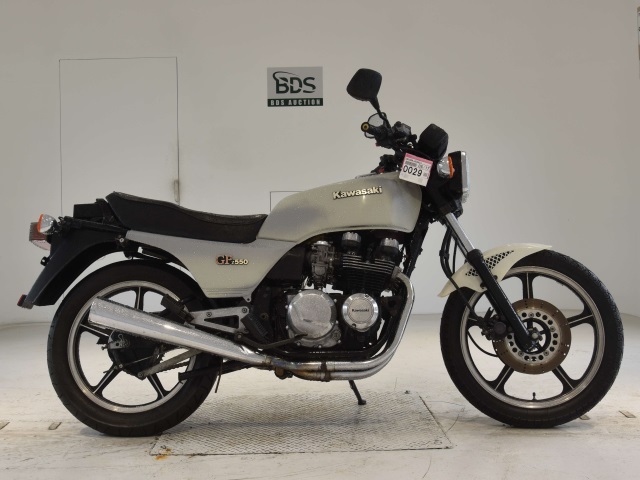 Kawasaki Z550FX
