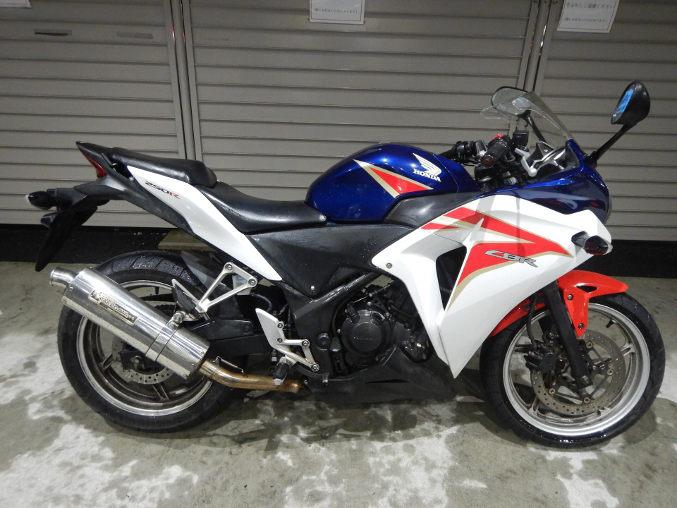 Honda CBR250R 2011