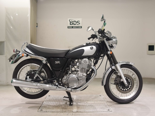 Yamaha SR400 2021