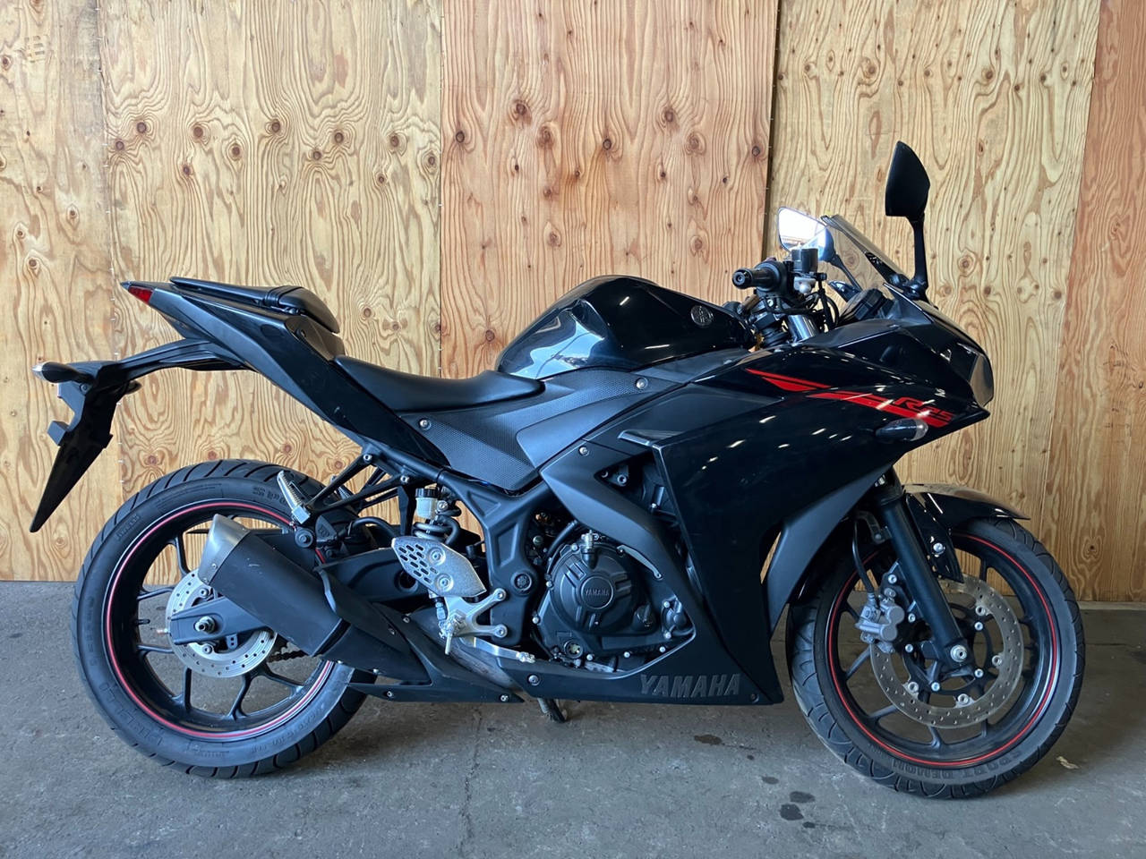 Yamaha YZF-R25 2018