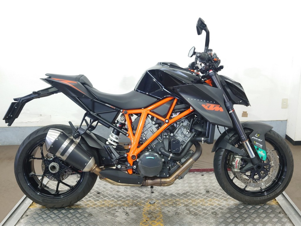 KTM 1290 SUPERDUKE R 2015