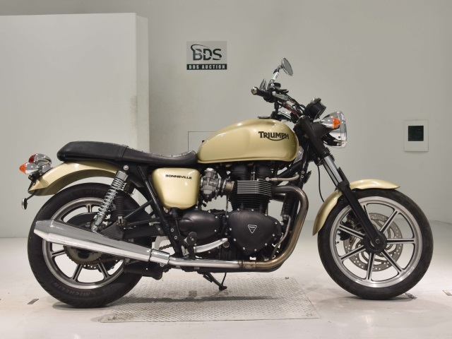 Triumph BONNEVILLE 2012