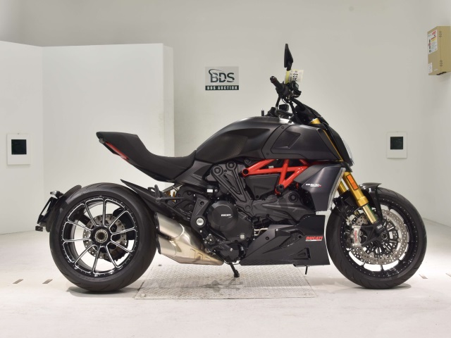 Ducati DIAVEL 1260S 2021