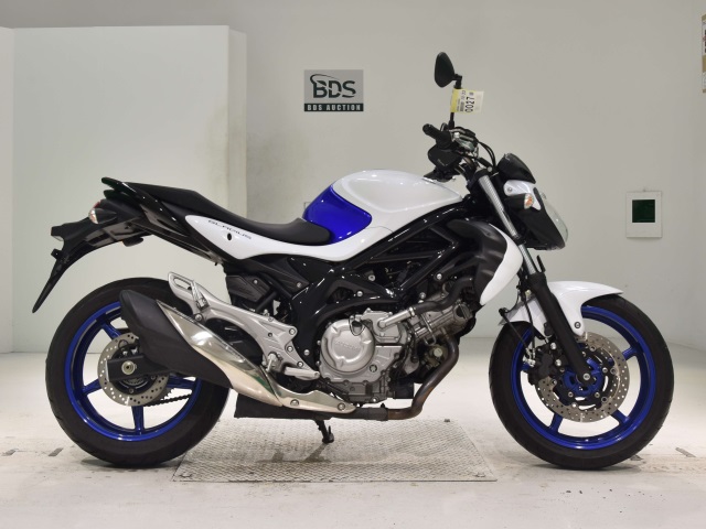 Suzuki GLADIUS SFV400 2016