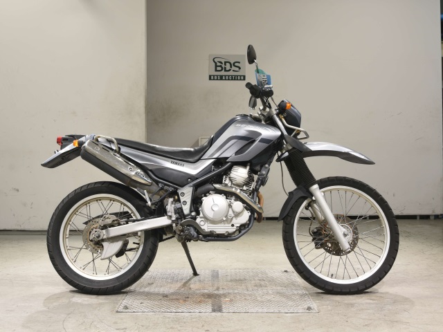 Yamaha SEROW XT250 2006