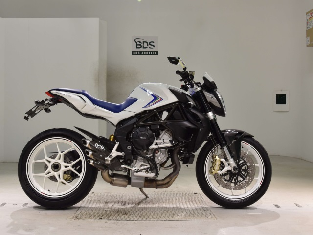 MV Agusta BRUTALE 800 2013