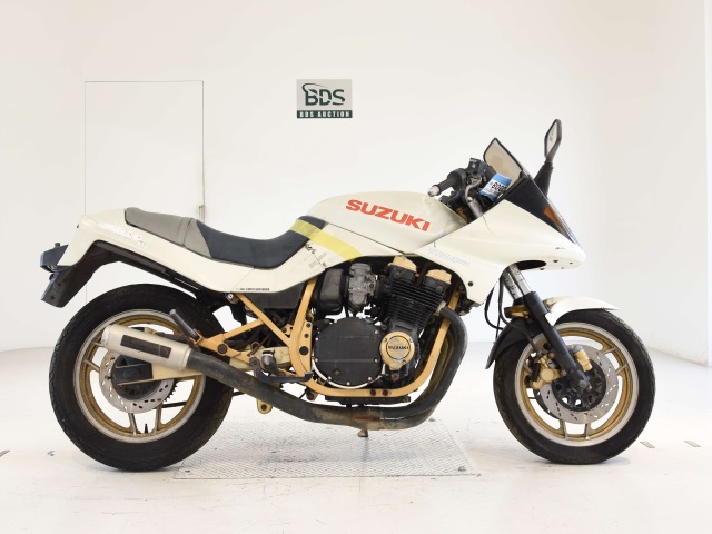 Suzuki GSX750S KATANA