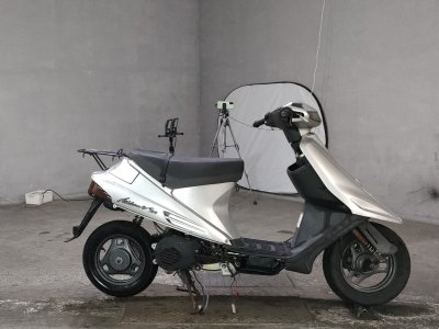 Suzuki ADDRESS V100