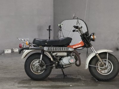 Suzuki VAN VAN90