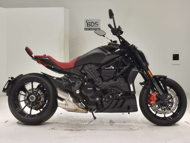Ducati X DIAVEL 2022