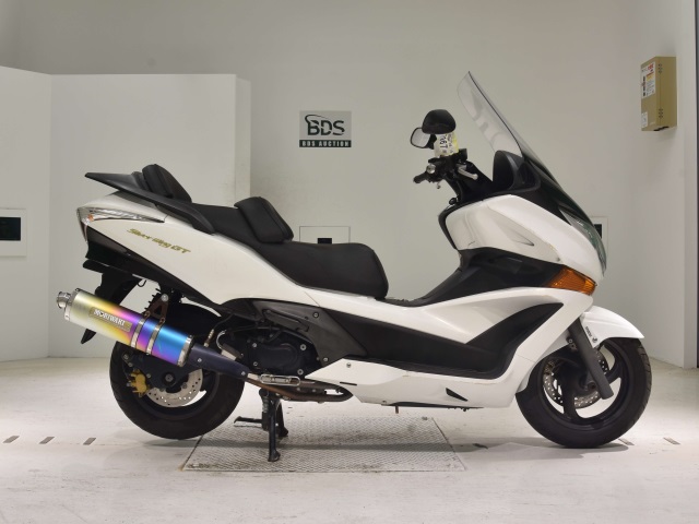 Honda SILVERWING600GTA 2016