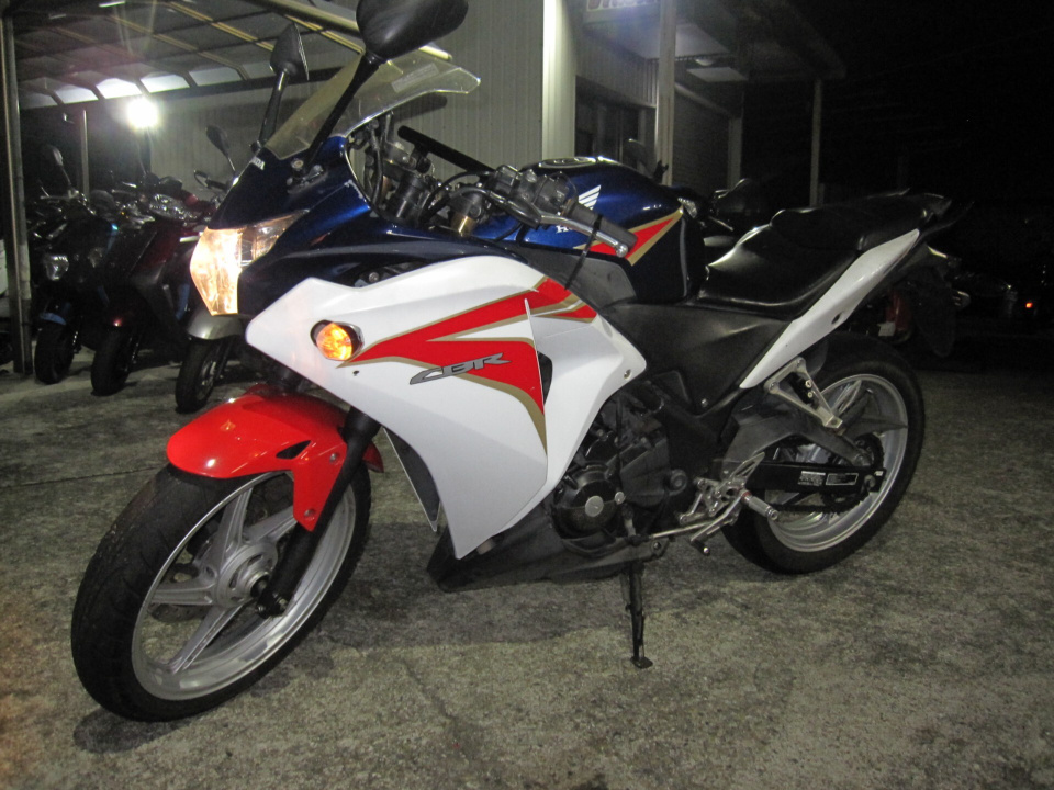 Honda CBR250R 2011