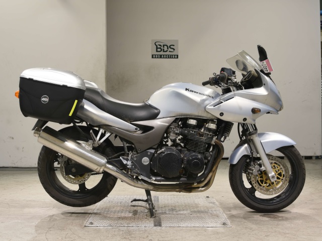 Kawasaki ZR-7 2004