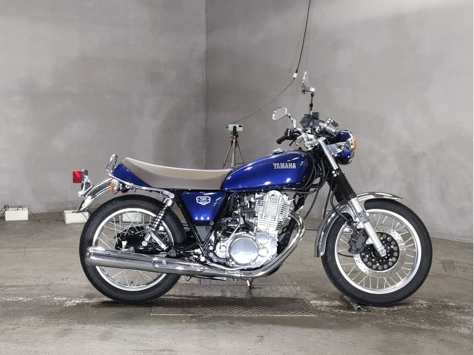 Yamaha SR400 2021