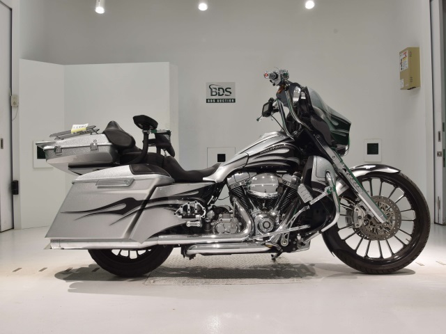 HD STREET GLIDE FLHXSE1800 2015