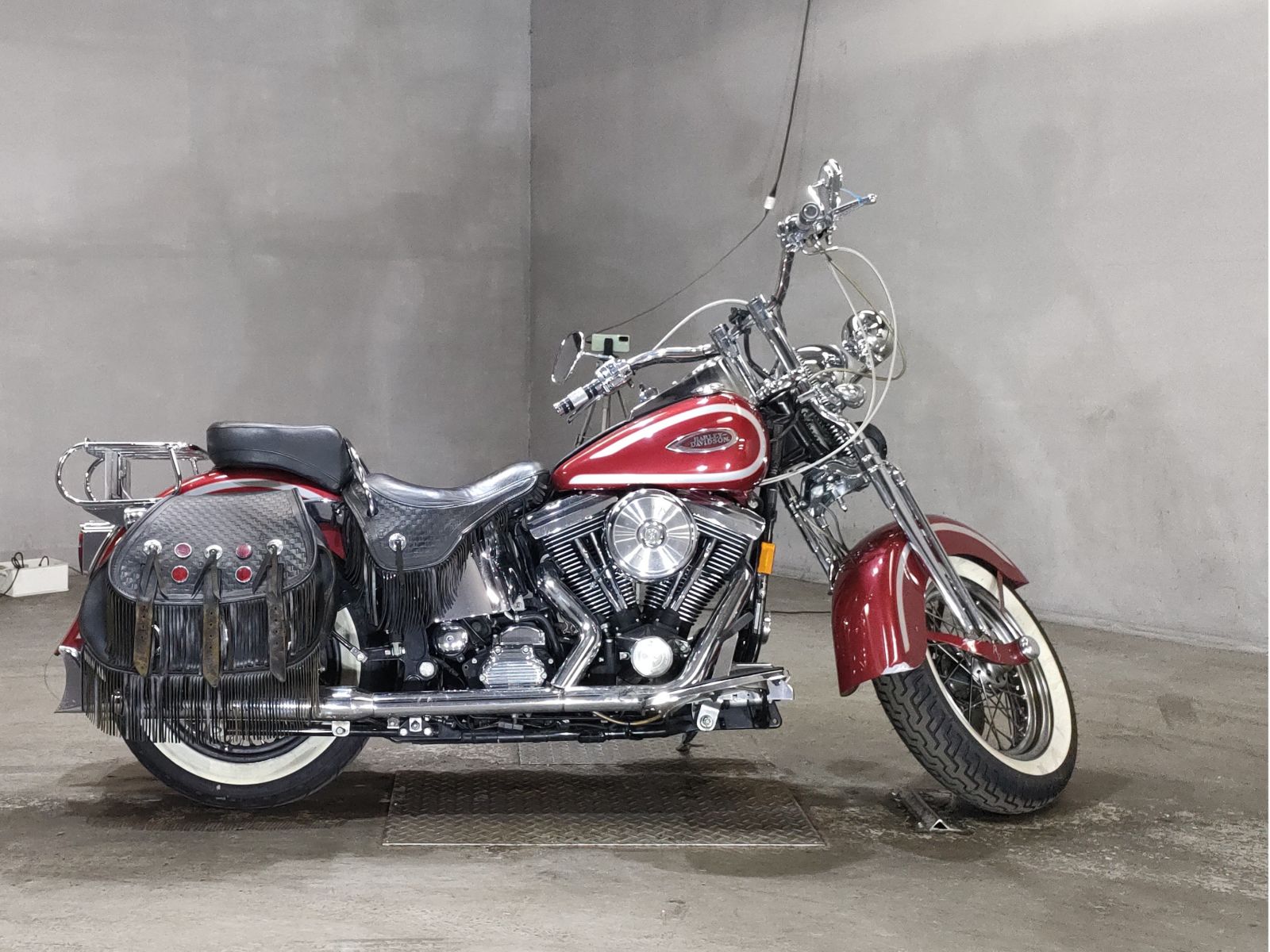 HD HERITAGE SPRINGER FLSTS1340 2011