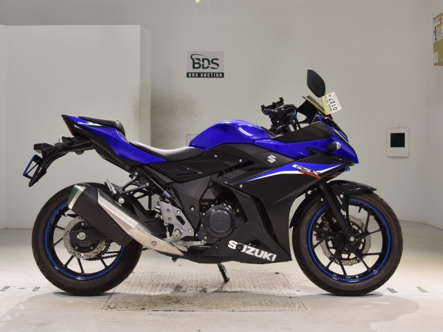 Suzuki GSX250RA