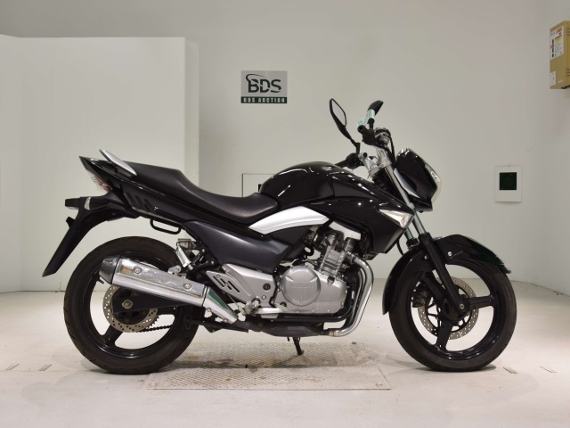Suzuki GSR250
