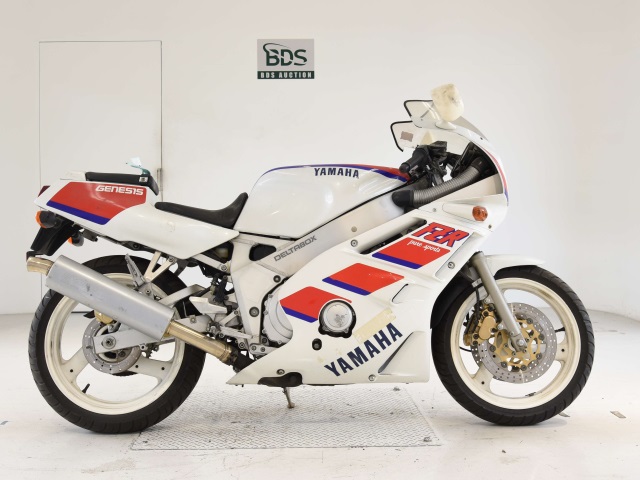 Yamaha FZR400 1988