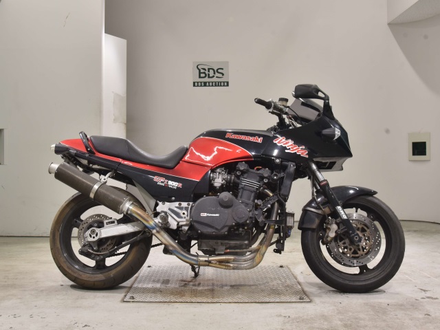 Kawasaki GPZ900R 1991