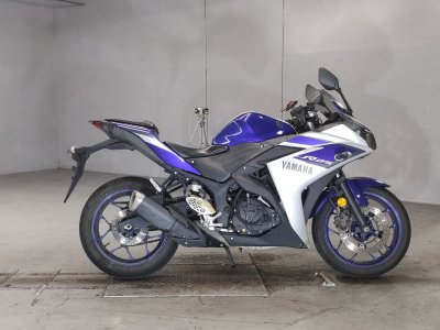 Yamaha YZF-R25 2015