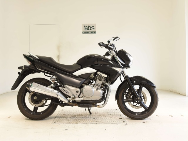 Suzuki GSR250
