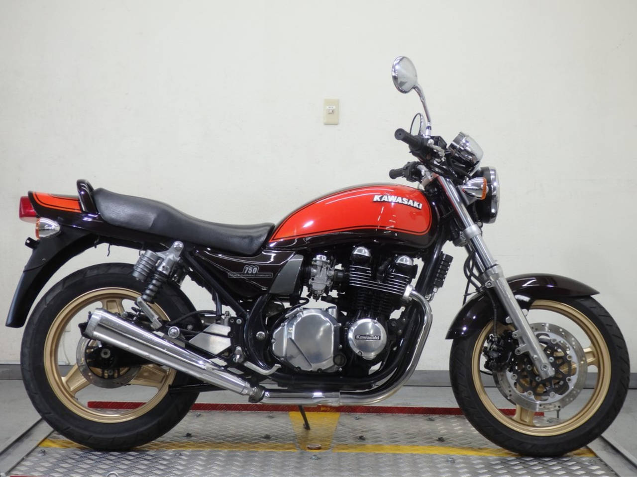Kawasaki ZEPHYR750 2024