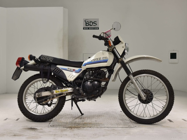 Suzuki DR125S