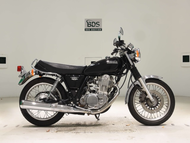 Yamaha SR400 2016