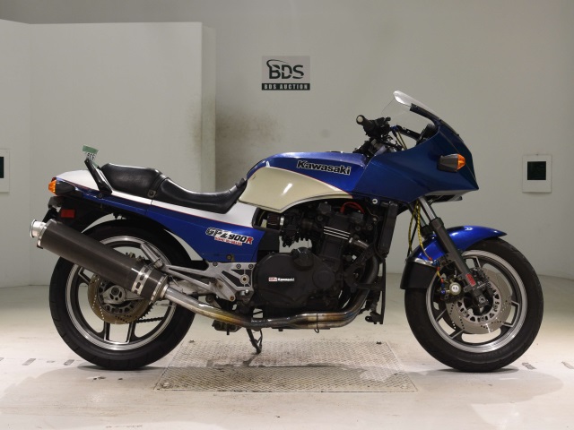 Kawasaki GPZ750R 1984