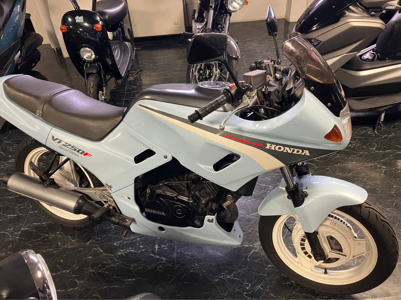 Honda VT250F XELVIS 1986