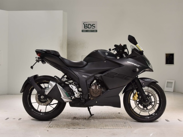 Suzuki GIXXER250SF