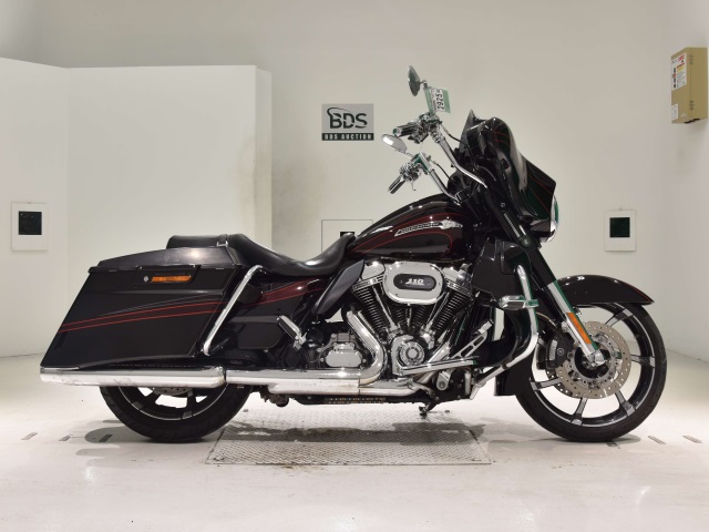 HD STREET GLIDE FLHXSE1800 2011