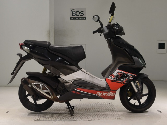 Aprilia sr50r 2011