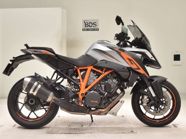 KTM 1290 SUPERDUKE GT 2016