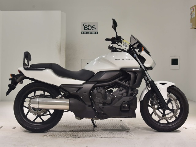 Honda CTX700N 2013