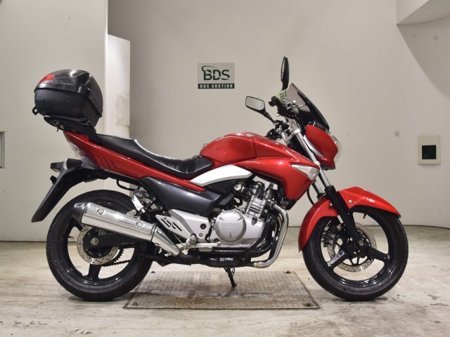 Suzuki GSR250