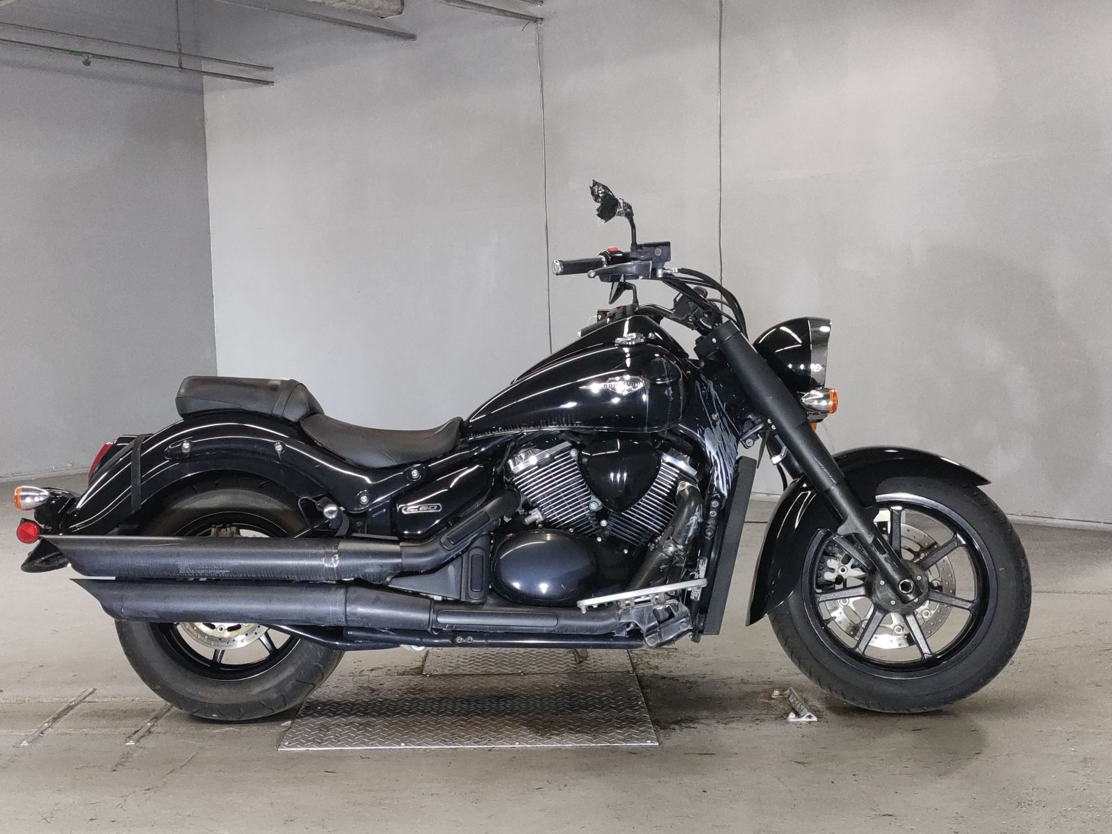 Suzuki BOULEVARD C90 2015