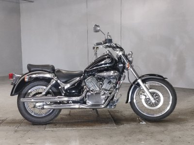 Suzuki INTRUDER 250LC
