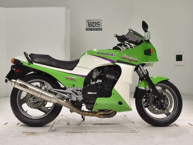 Kawasaki GPZ900R 1999