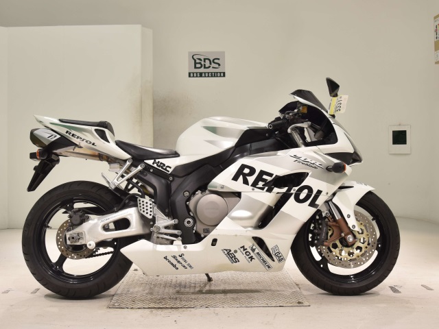 Honda CBR1000RR 2004